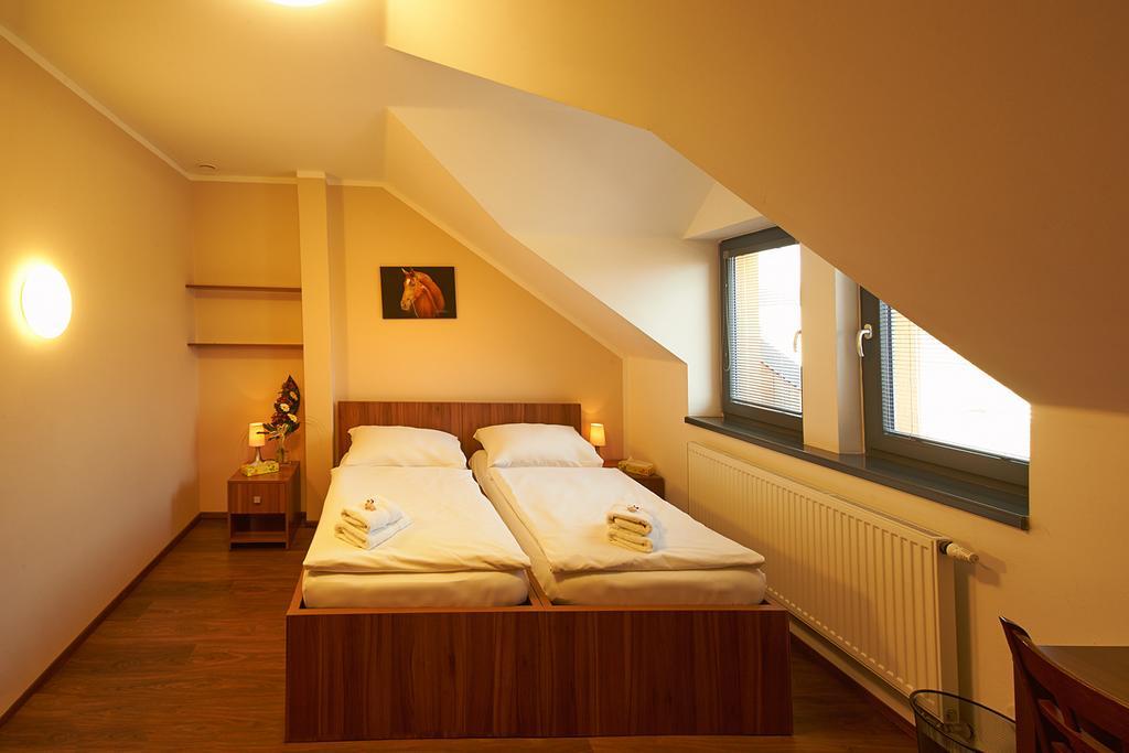 Hotel Horse Riding - Jezdecky Areal Trsice Ruang foto