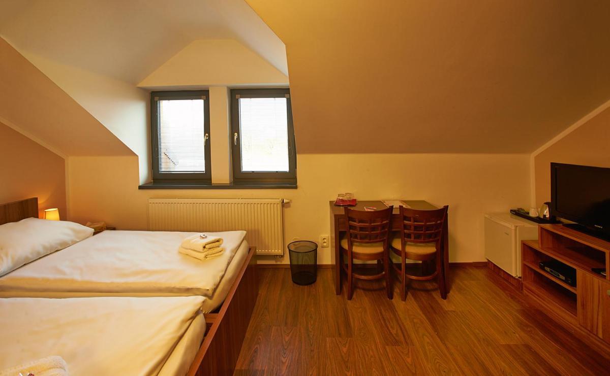 Hotel Horse Riding - Jezdecky Areal Trsice Ruang foto